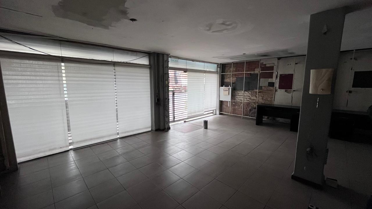 Foto de LOCAL con OFICINAS y DEPÓSITO, muy FÁCIL ACCESO - General PAz, imagen 1