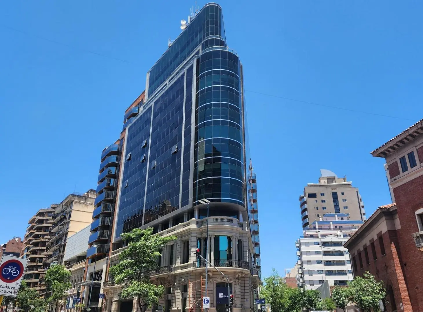 Alquiler OFICINA Categoría 250 m2 Ecipsa Tower Nueva Córdoba 1