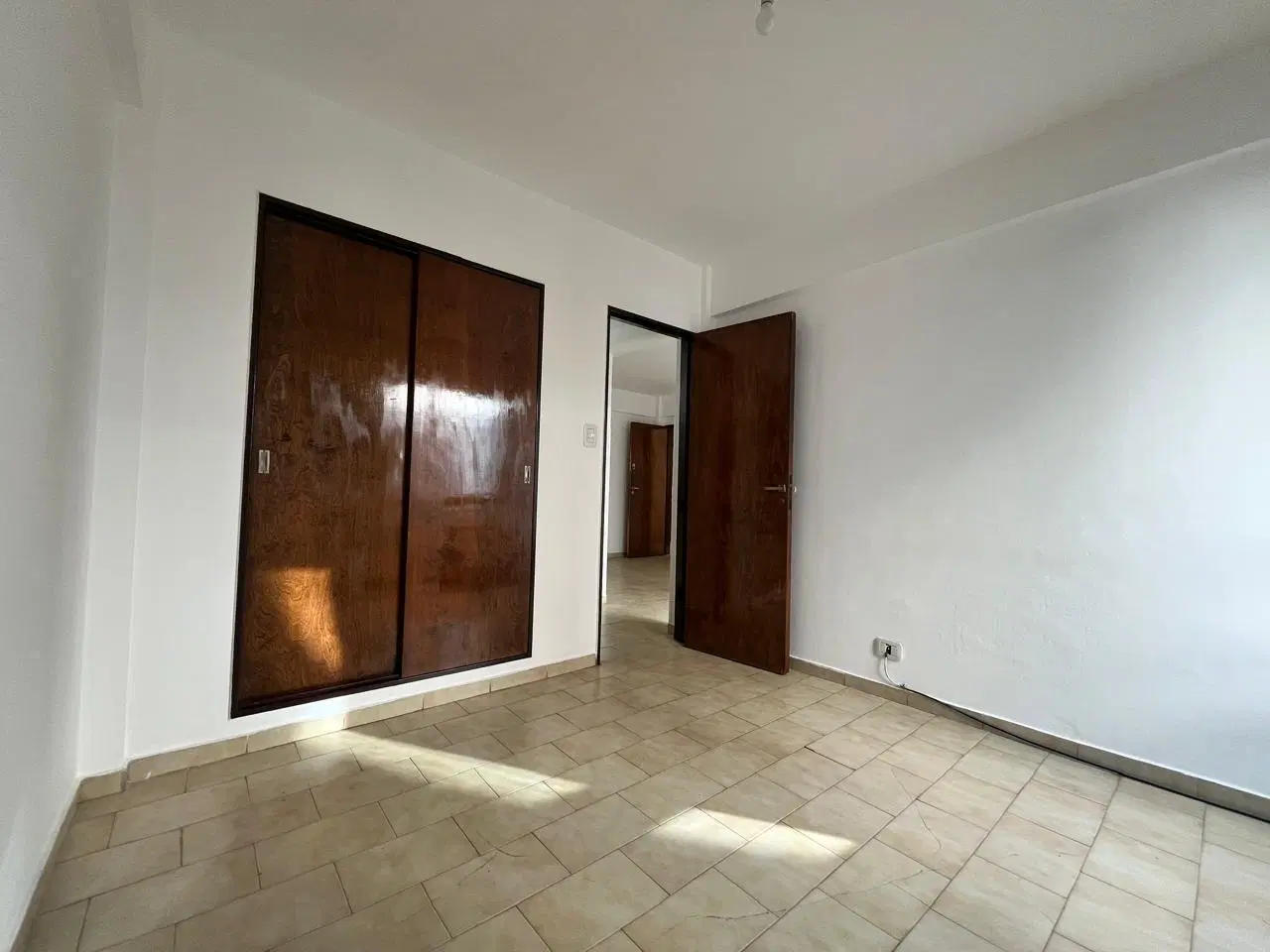 ALQUILER Depto Un Dormitorio Alberdi 4