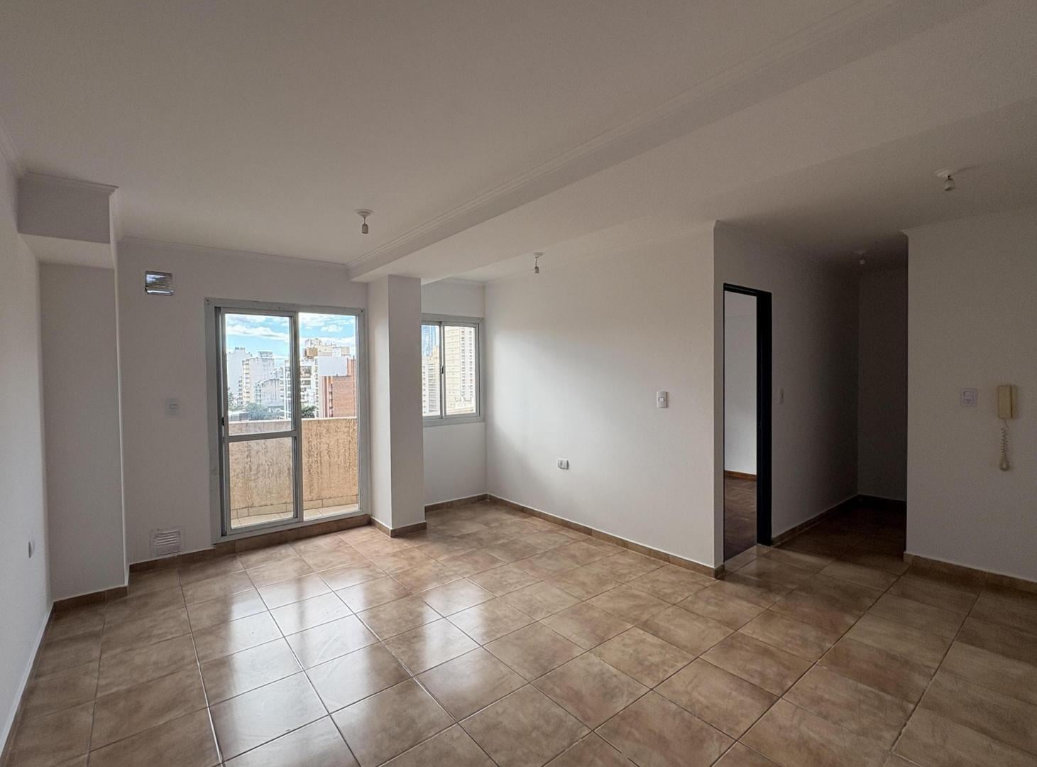 ALQUILER Depto Un Dormitorio Centro piso alto