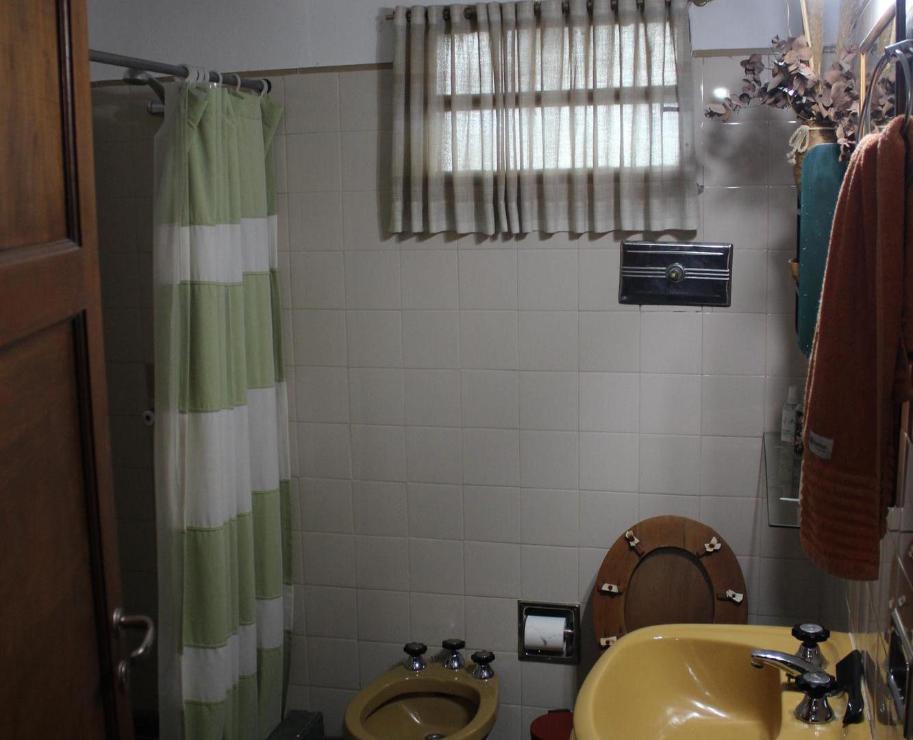 Foto de Venta TANTI Tres viviendas independientes sobre 2440 m2, imagen 3