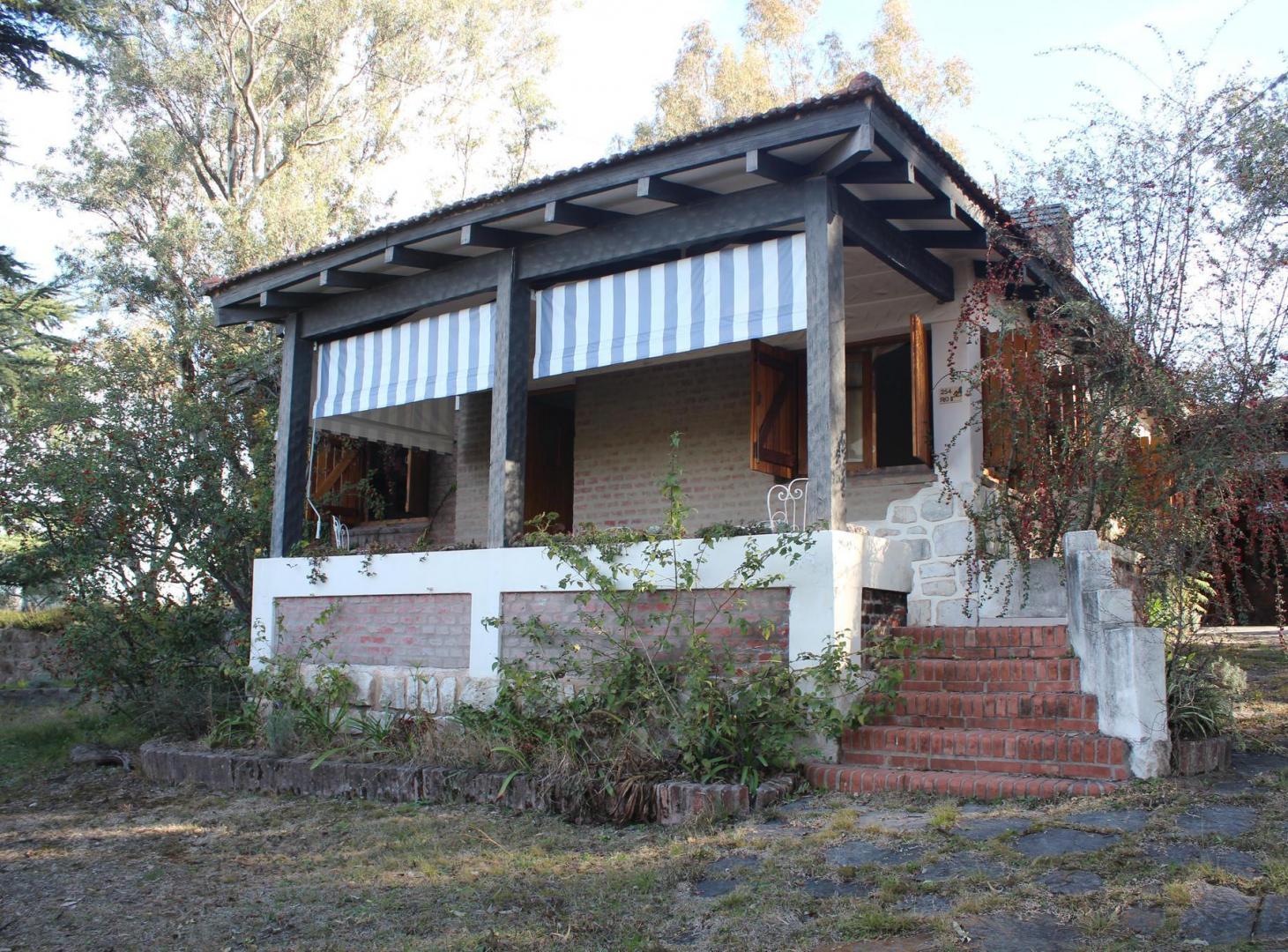 Foto de Venta TANTI Tres viviendas independientes sobre 2440 m2, imagen 2