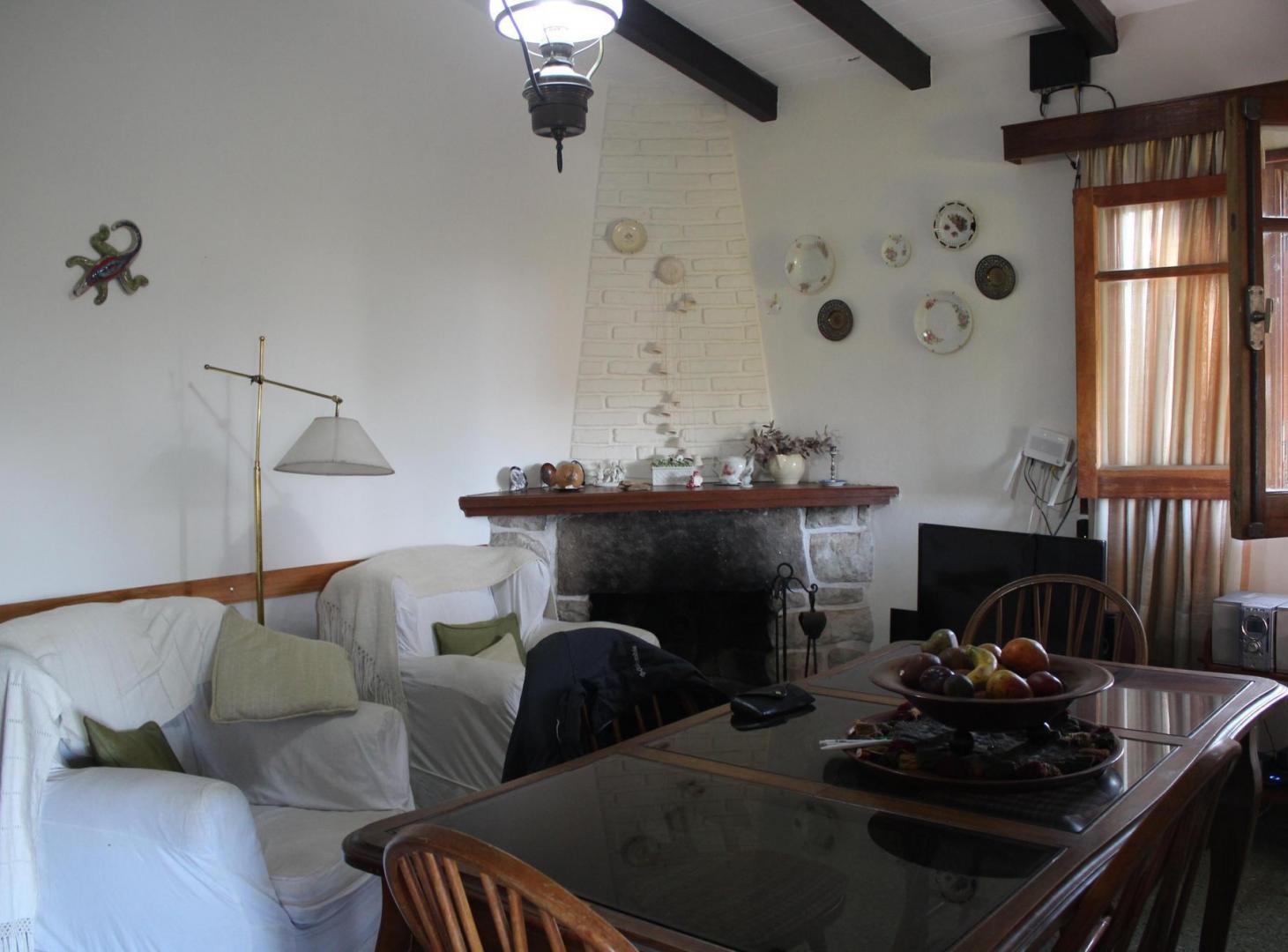 Foto de Venta TANTI Tres viviendas independientes sobre 2440 m2, imagen 1