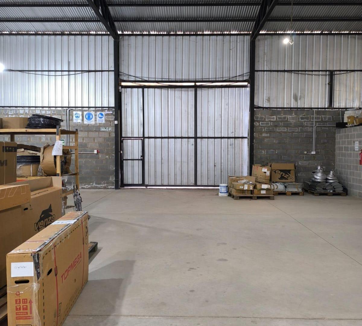 Foto de ALQUILER depósito 750 m2 PARQUE LOGÍSTICO MENDIOLAZA, imagen 2