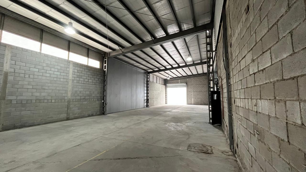 Foto de ALQUILER Importante DEPÓSITO con SHOWROOM sobre Circunvalación SUR, imagen 1
