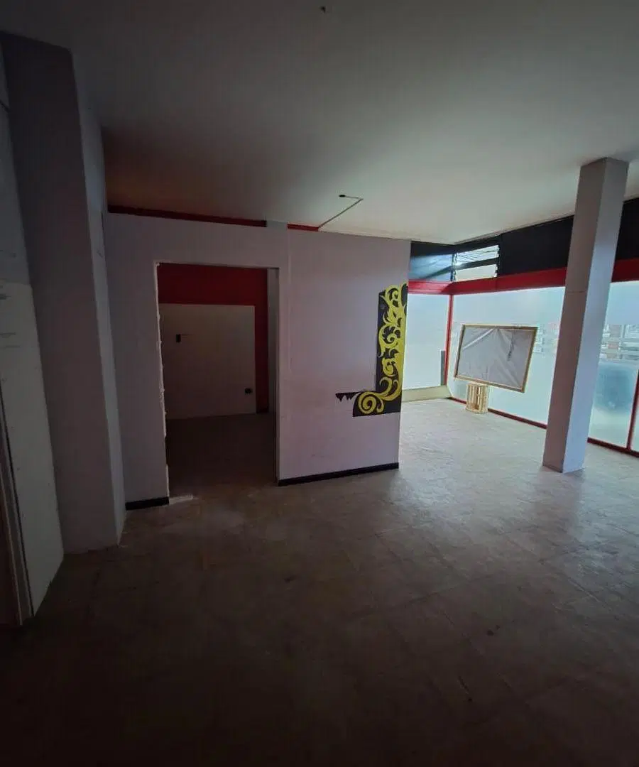 LOCAL COMERCIAL EN ALQUILER – GALERÍA COMERCIAL FLORES - Le Boulevard 2