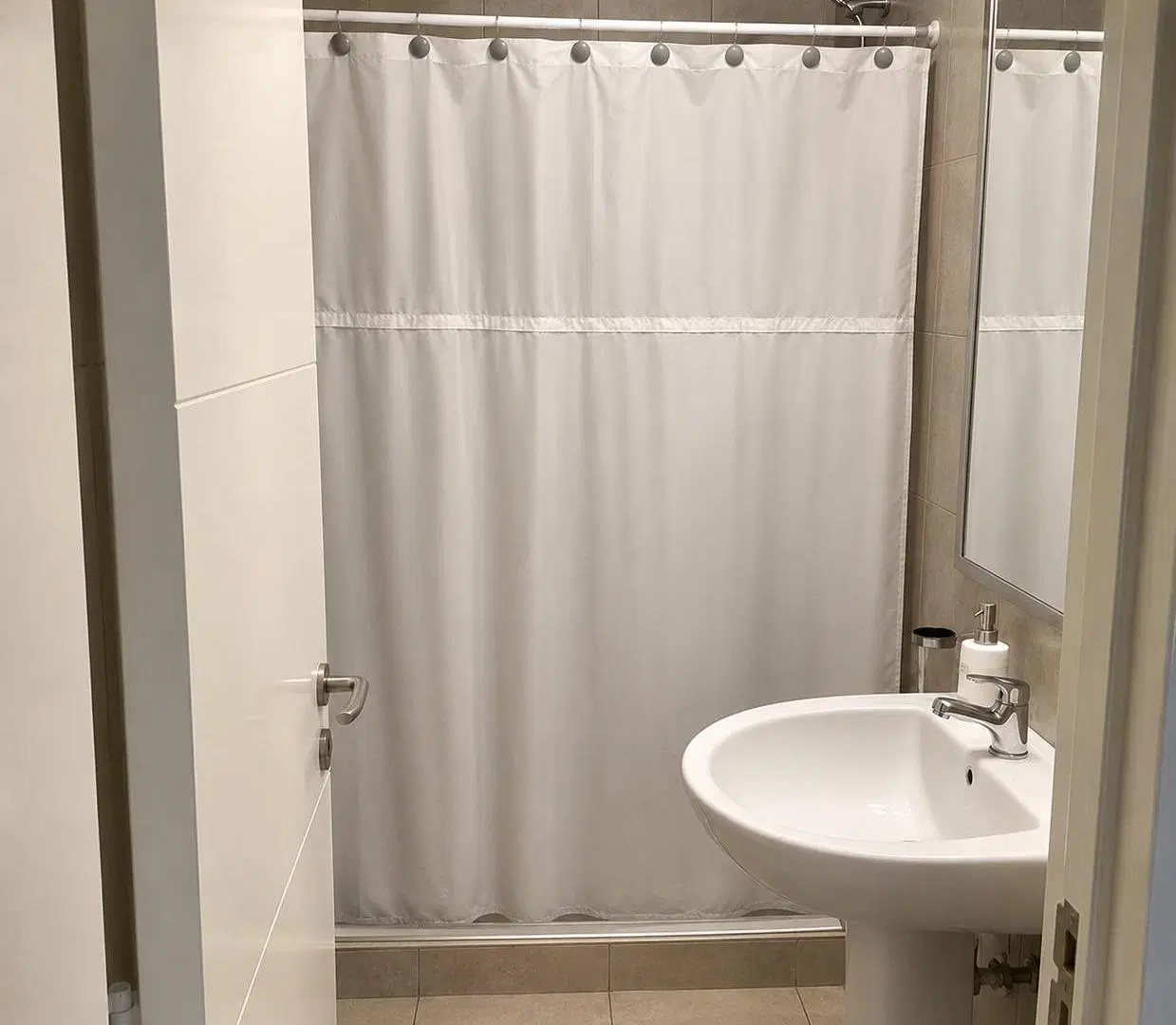 Moderno, luminoso y piso alto 5