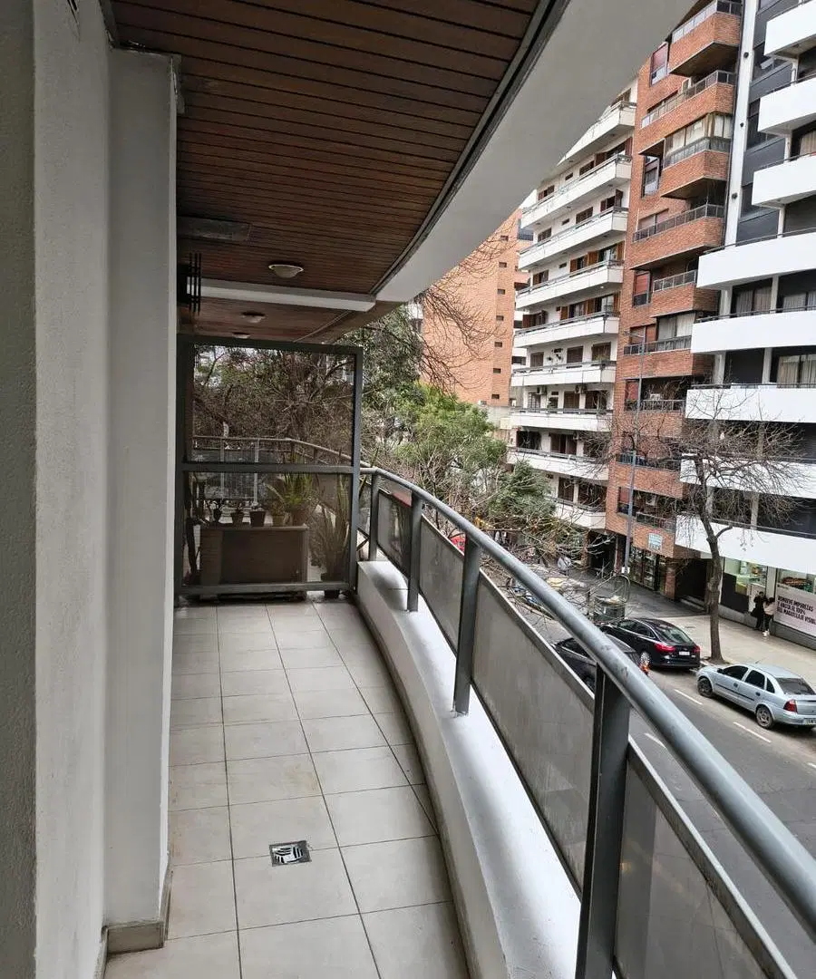 Excelente ubicación transitada, segura y comercial 5