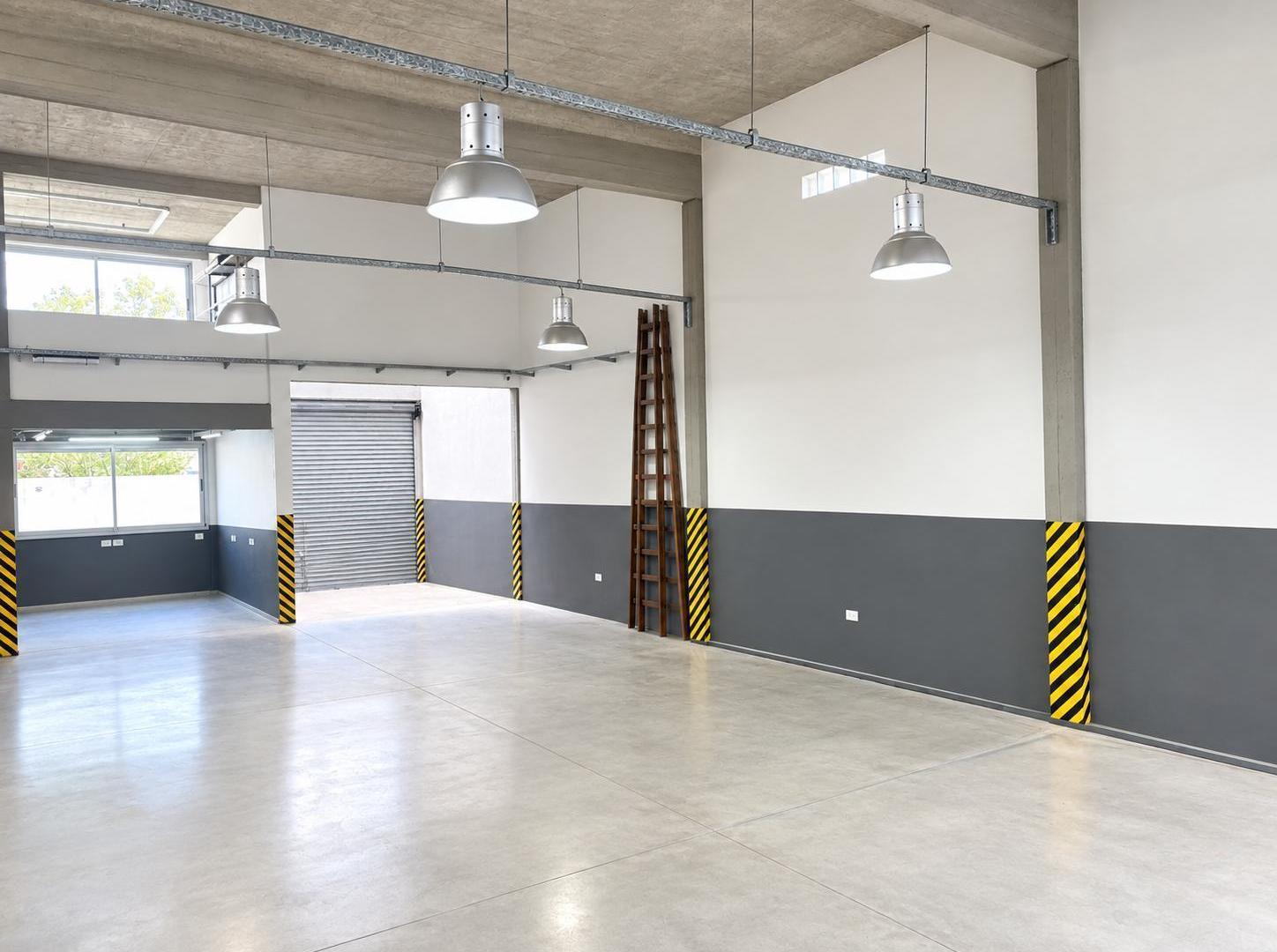 Foto de 70 y 138 - Galpón/Depósito de 200m2, imagen 2