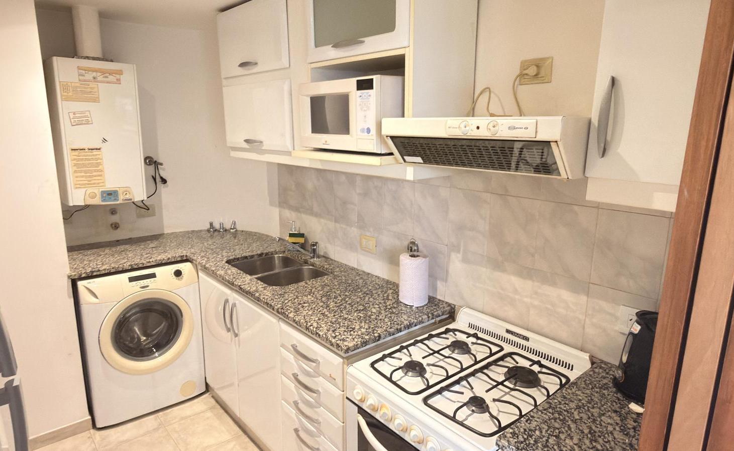 Foto de 58 12 y 13 - DEPARTAMENTO DE UN DORMITORIO AMOBLADO, imagen 3