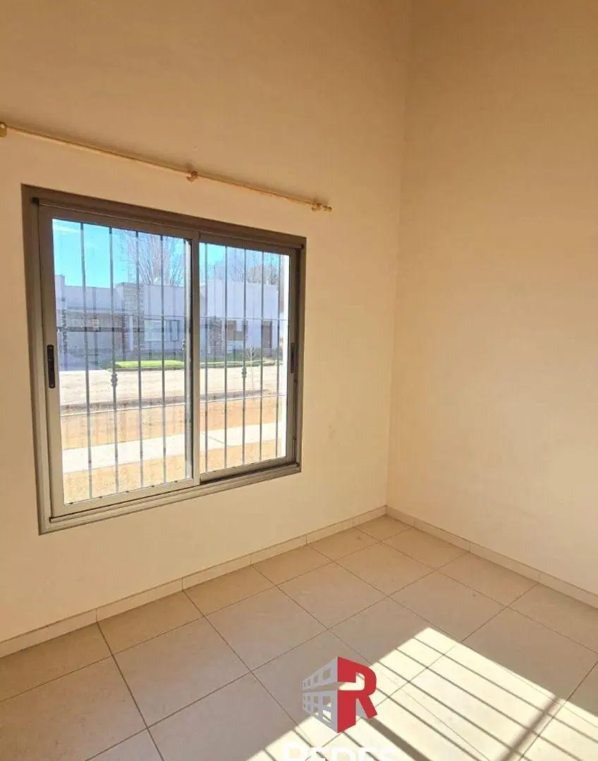 VENDO EXCELENTE PROPIEDAD EN SAN RAFAEL MENDOZA DE 3 DORMITORIOS A UN EXCELENTE PRECIO - 2604680730. 5