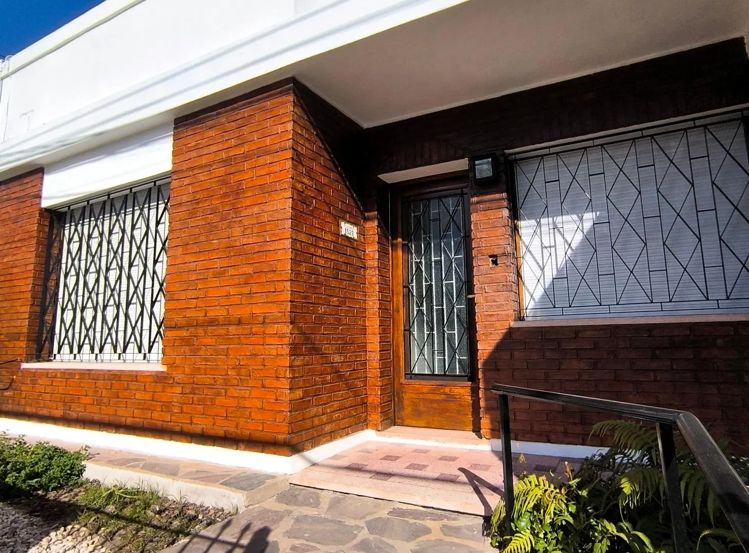 Excelente Casa Céntrica en Luján Ituzaingó al 1500 2