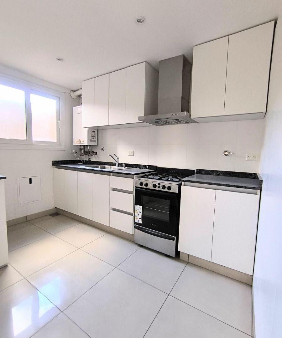 Foto de Excelente Departamento Céntrico con 2 dormitorios en Venta en Luján, imagen 2