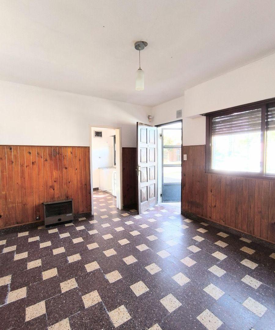 Foto de Excelente casa centrica en 25 de Mayo Esquina Alvear Luján, imagen 1