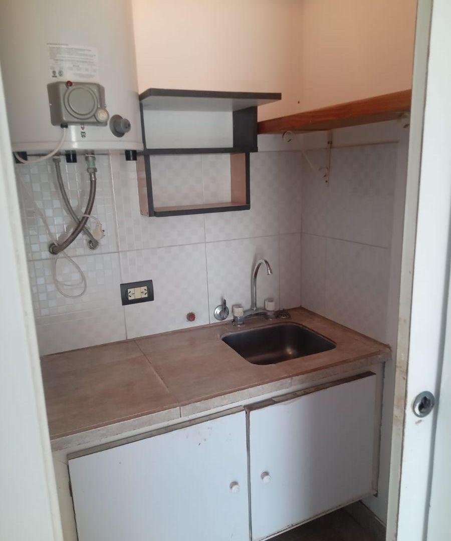 Foto de Local sobre 659 Parque Sicardi, imagen 1