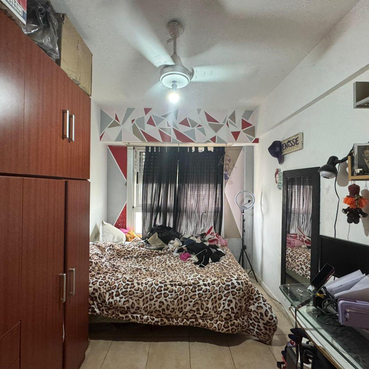 Departamento Tres Ambientes con Balcón en Venta en Parque Avellaneda 4