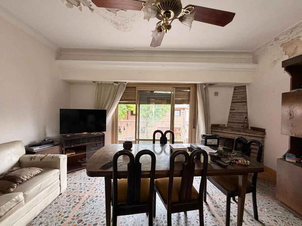 Dos departamentos y dos locales en venta en Villa Lugano! Ideal multifamiliar o inversión