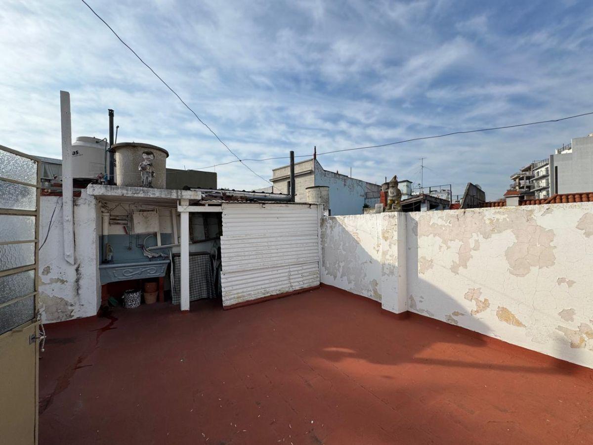 PH DE TRES AMBIENTES EN VENTA EN FLORESTA CON TERRAZA