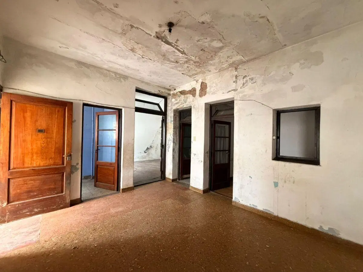 CASA EN VENTA EN MATADEROS LOTE PROPIO CON PATIO Y COCHERA 5