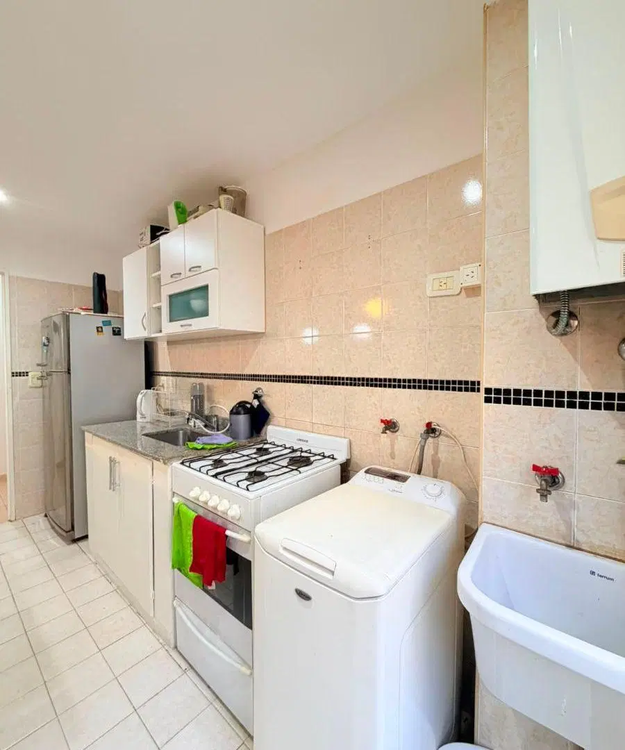 DEPARTAMENTO DE TRES AMBIENTES EN PLANTA BAJA BARRIO NUEVO PARQUE AVELLANEDA 4