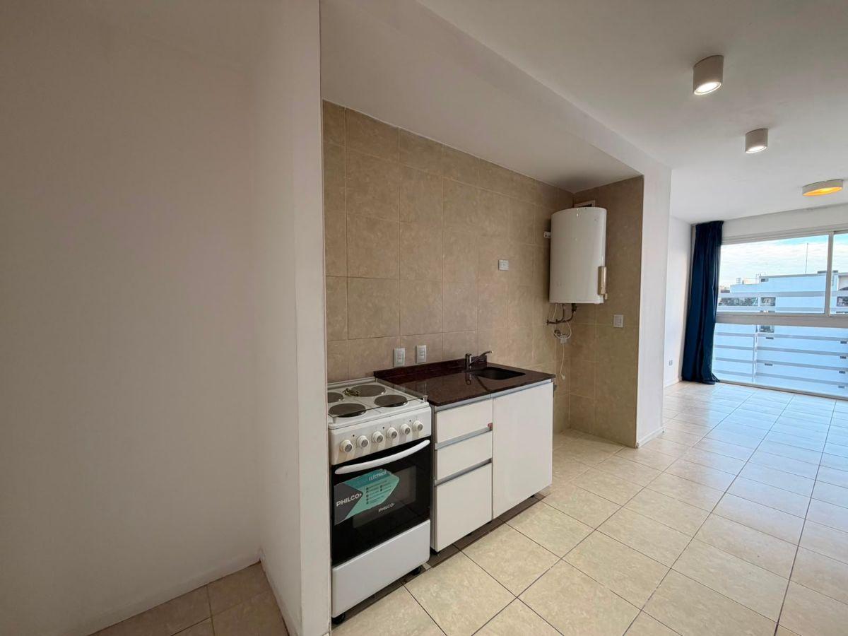Foto de TRIPLEX CON TERRAZA EN ALQUILER EN BARRIO OLIMPICO, imagen 4