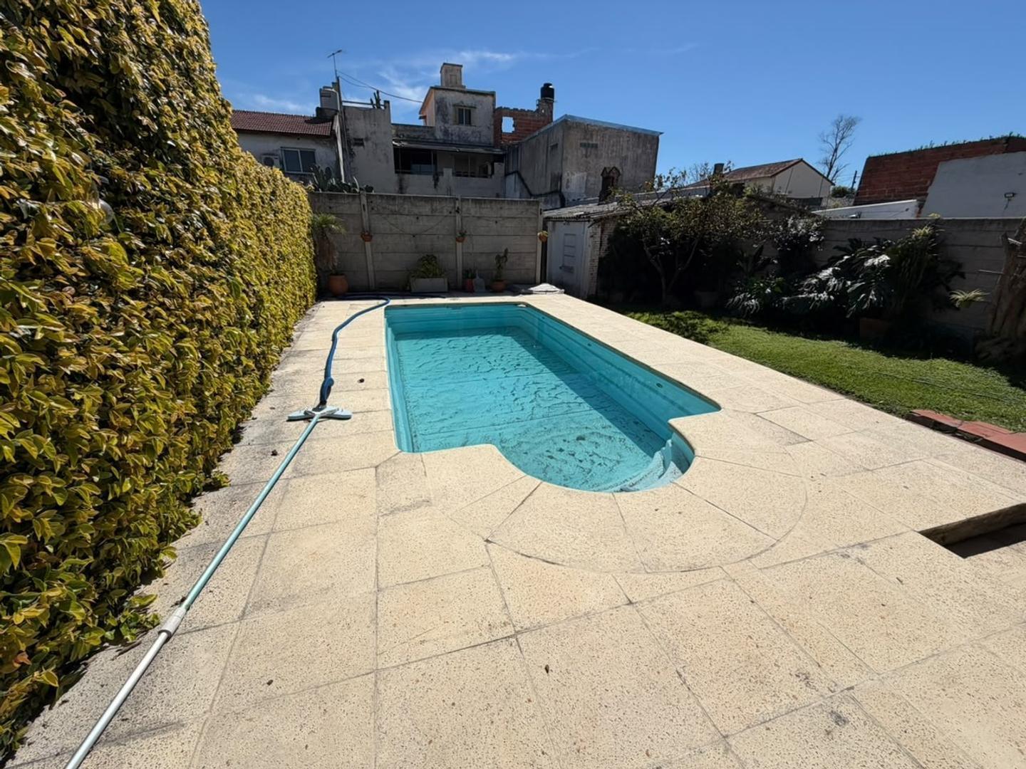 Foto de Departamento de 4 ambientes + taller. Lote 10 x 43, imagen 2