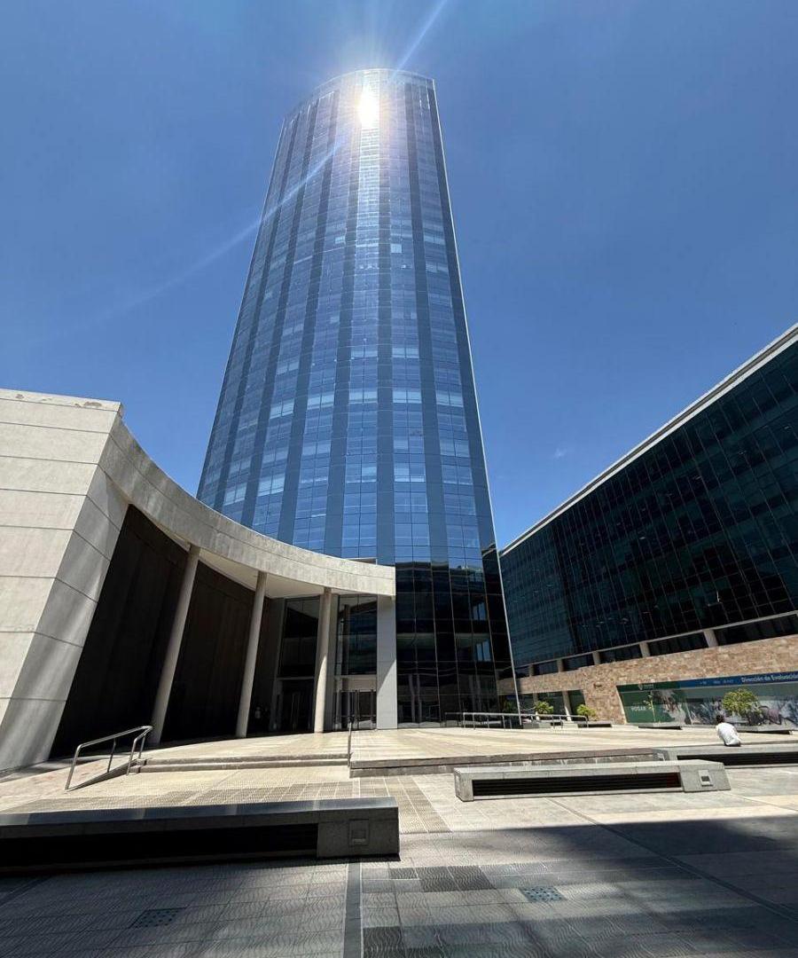 Oficina comercial de 194 m² en alquiler, capitalinas