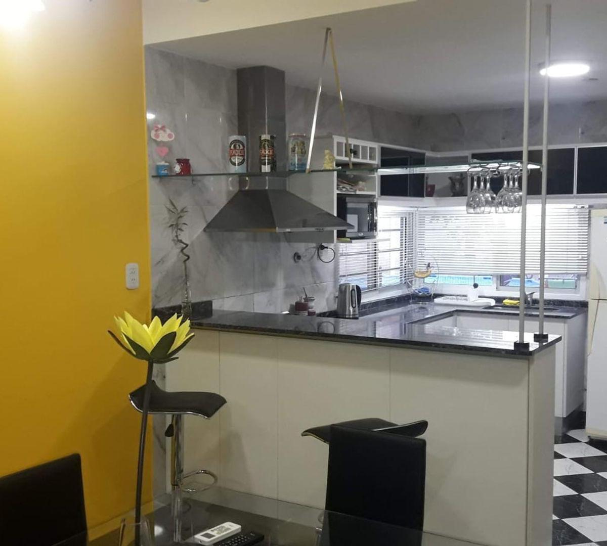 Venta de Casa Dos Dorm. + Dorm y Baño de Servicio 4
