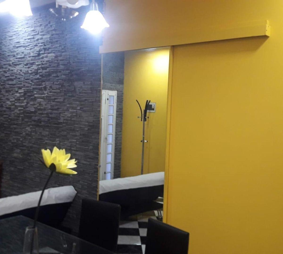 Venta de Casa Dos Dorm. + Dorm y Baño de Servicio 2