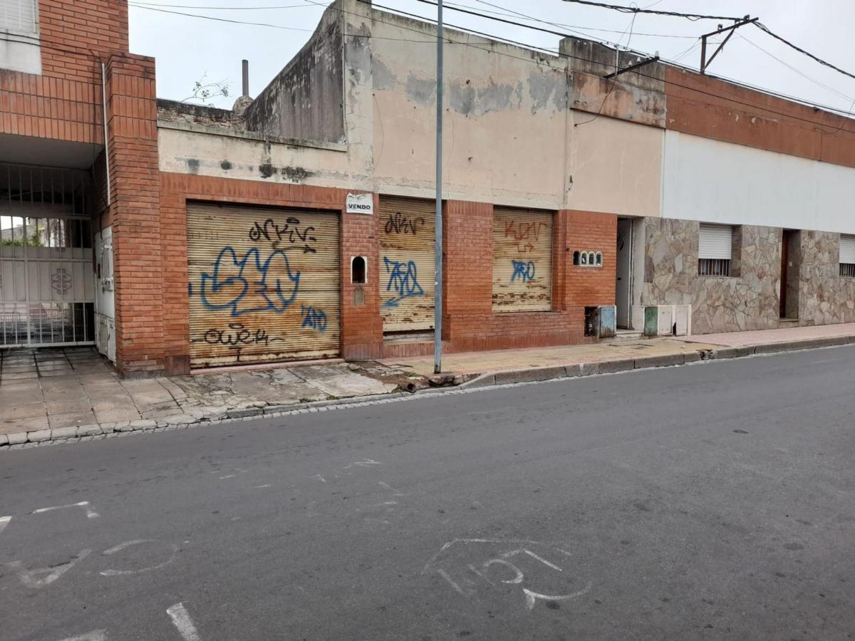 Local Comercial con Cochera a Refaccionar 2