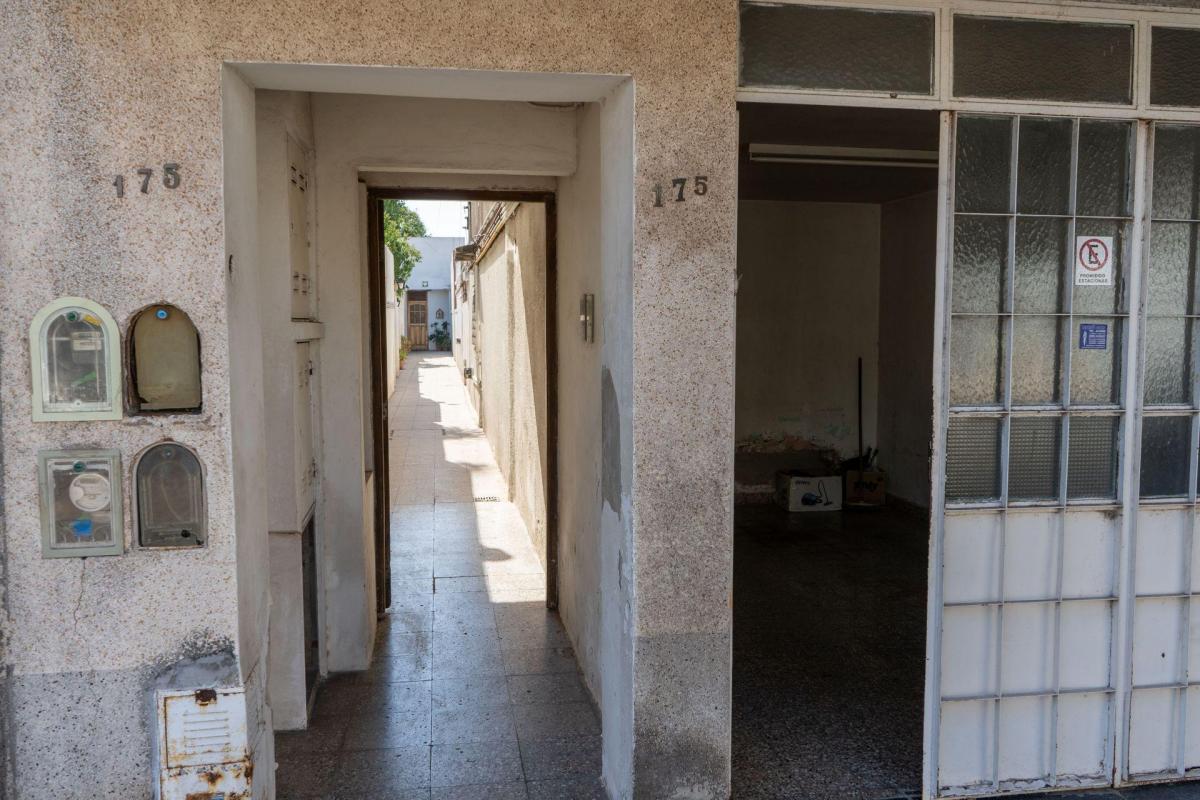 Venta 2 Casas en 1 y Local. Ideal Inversión. 1