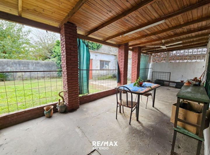 VENTA AMPLIA CASA APTO CREDITO EN SAN NICOLAS 5