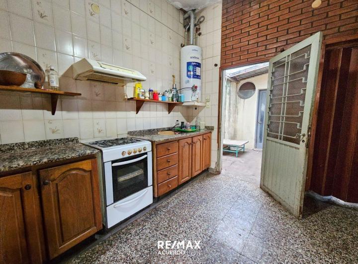 VENTA AMPLIA CASA APTO CREDITO EN SAN NICOLAS 2