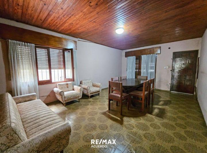 SAN NICOLAS- VENTA CASA- 3 DORMIS- APTA CREDITO 4