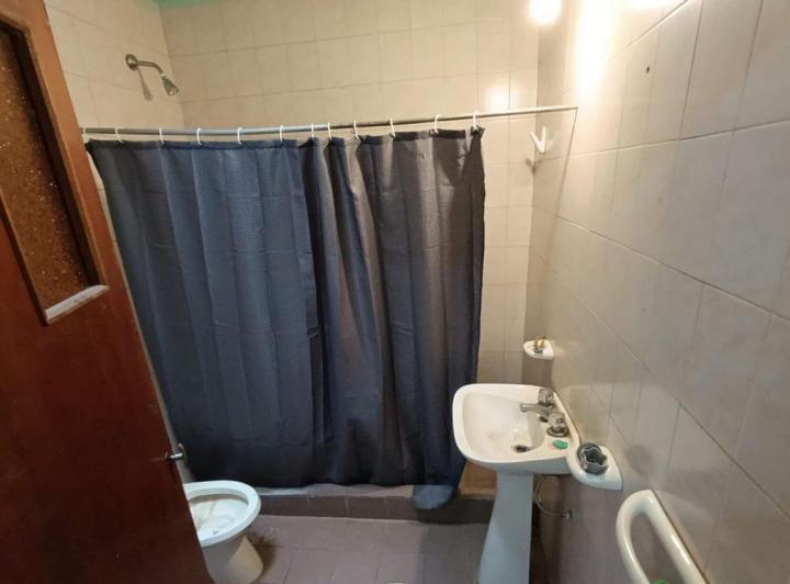Venta Casa 200m2, 2 dormitorios. Pezzi San Nicolas 5