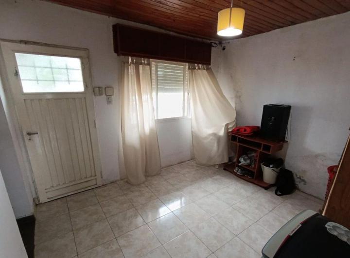 Venta Casa 200m2, 2 dormitorios. Pezzi San Nicolas 3