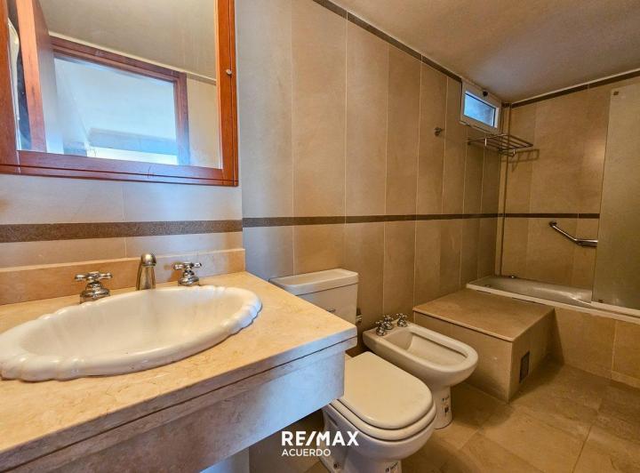 VENTA HOTEL EQUIPADO A ESTRENAR CENTRO SAN NICOLAS 1