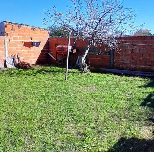 VENDO CASA CON LOCAL Y 2 DEPARTAMENTOS POMBO 131 4