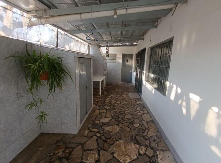 Venta Casa San Nicolas, 2 dormi, cochera y jardín 1