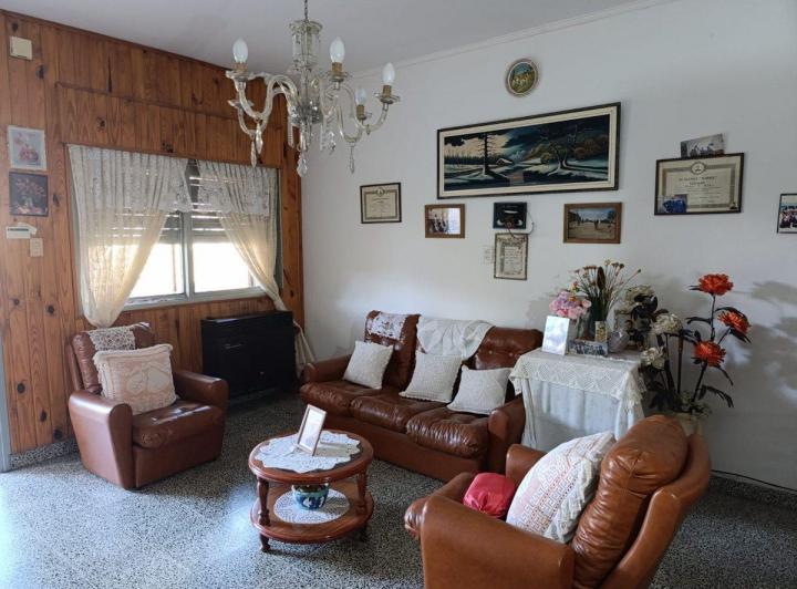 Venta Casa San Nicolas, 2 dormi, cochera y jardín 4