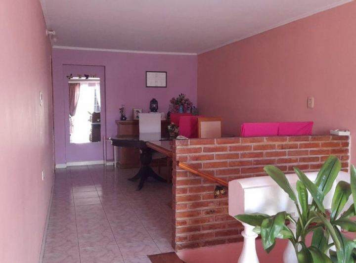 CASA DE DOS PLANTAS CON LOCAL 5