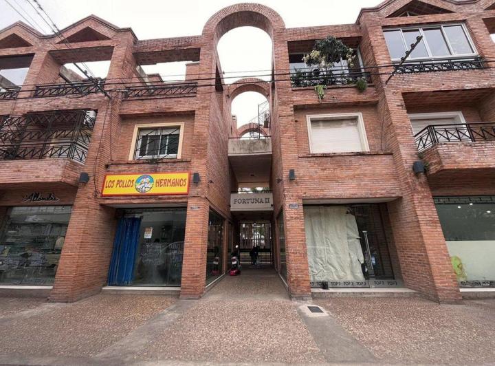 VENTA DE LOCAL COMERCIAL EN SAN NICOLÁS DE LOS ARR 1