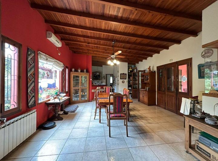 VENTA CASA 4 DORM PILETA AP. CRED. CENTRO 4