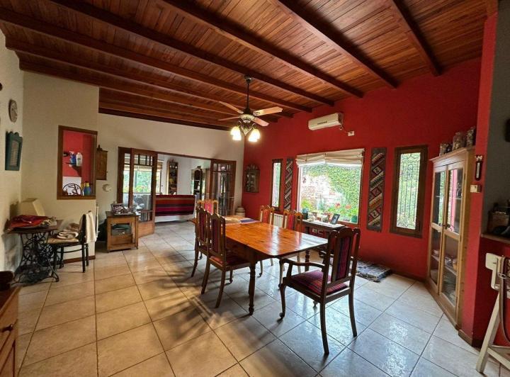 VENTA CASA 4 DORM PILETA AP. CRED. CENTRO 5