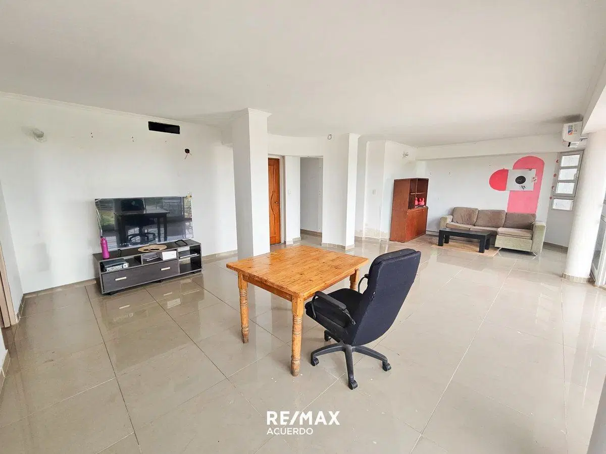 VENTA DE PISO EXCLUSIVO 3 DORM. VISTA AL RIO 5