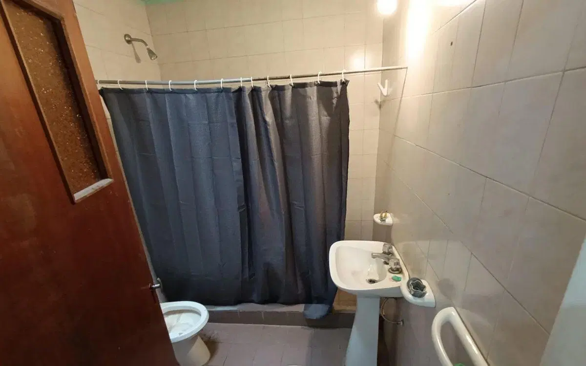 Venta Casa 200m2, 2 dormitorios. Pezzi San Nicolas 5