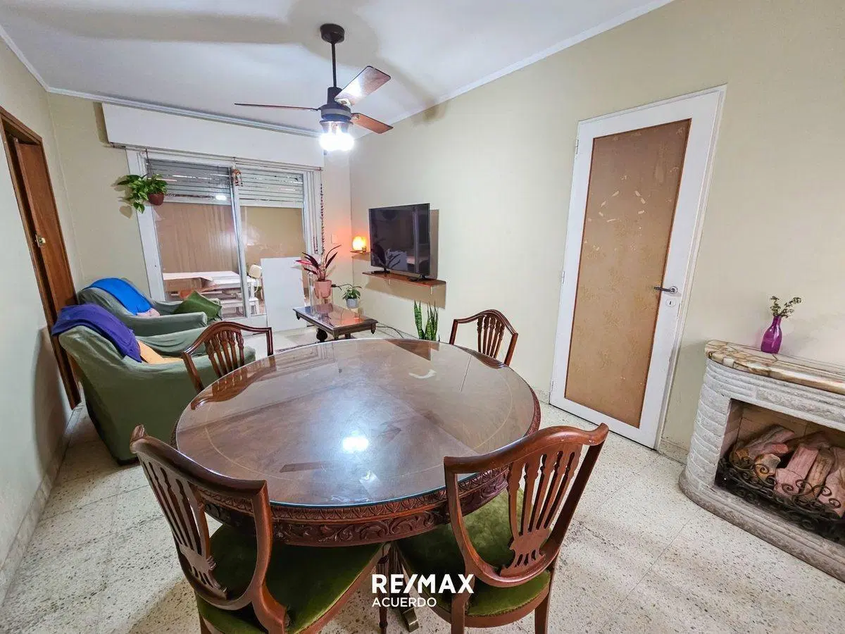 VENTA PH CASA MACROCENTRO 2 DORM Y PATIO CERRAD0 5
