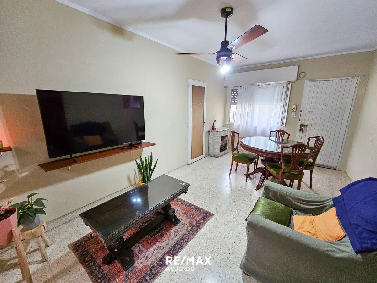 VENTA PH CASA MACROCENTRO 2 DORM Y PATIO CERRAD0 2