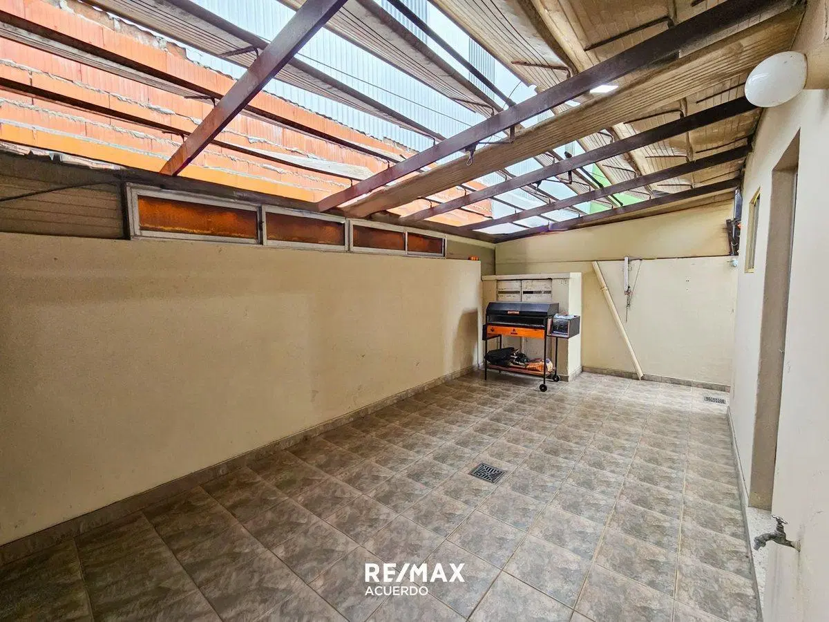VENTA PH CASA MACROCENTRO 2 DORM Y PATIO CERRAD0 3