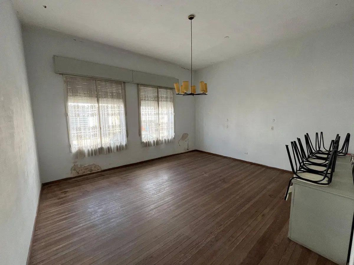 VENTA ZONA CENTRICA CASA 3 DORM COCHERA AP. CRED 4